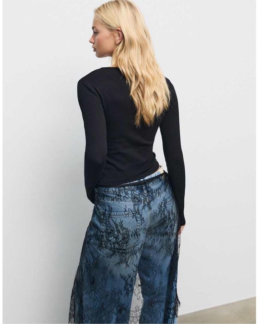 T-Shirt A Maniche Lunghe Basic Nera di Stradivarius in Black