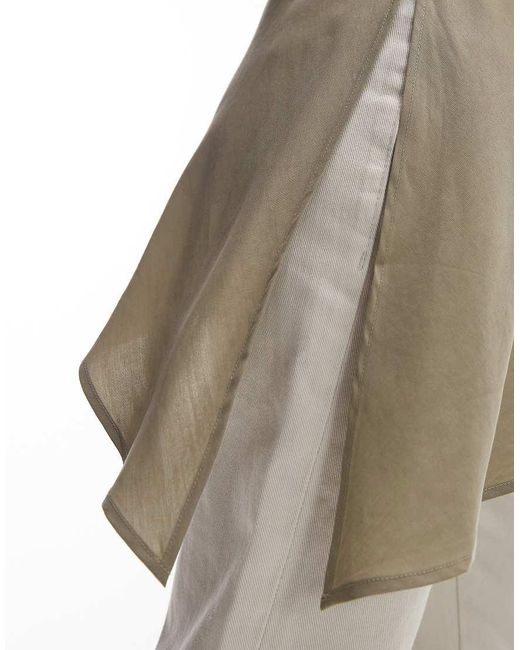 Top Con Bajo Asimétrico De Tejido Suave De Mango de color Natural