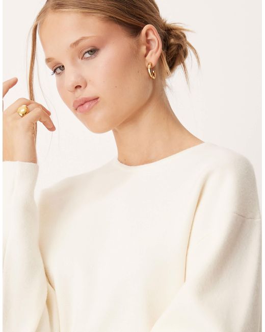 Gina Tricot Natural – langärmliges, geformtes, figurbetontes strickkleid