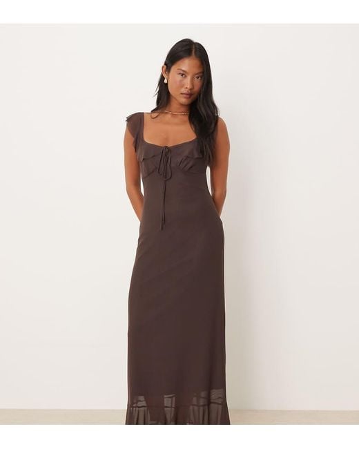Vestido Midi Con Volante En Los Tirantes Y La Parte Delantera De Asos Design Petite ASOS de color Brown