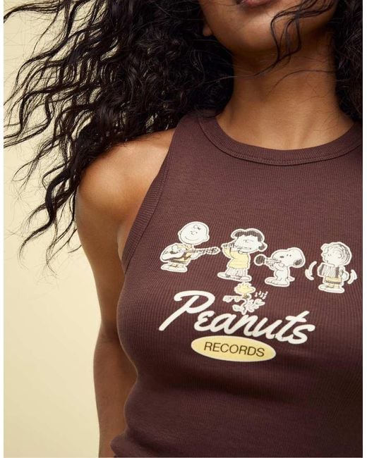 T-Shirt Con Scollo A Vogatore E Stampe "Peanuts" di Stradivarius in Brown