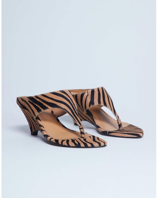 Ally - sandales compensées en cuir véritable façon poulain à motif tigré et entredoigt TOPSHOP en coloris White