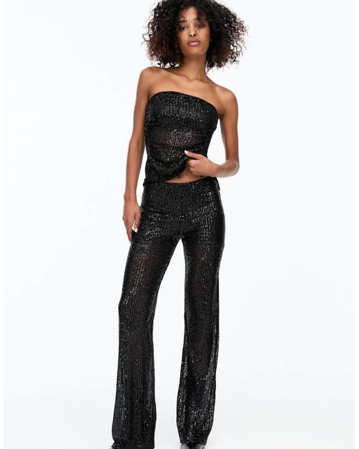 Pull&Bear X Dixie D'Amelio in het Black