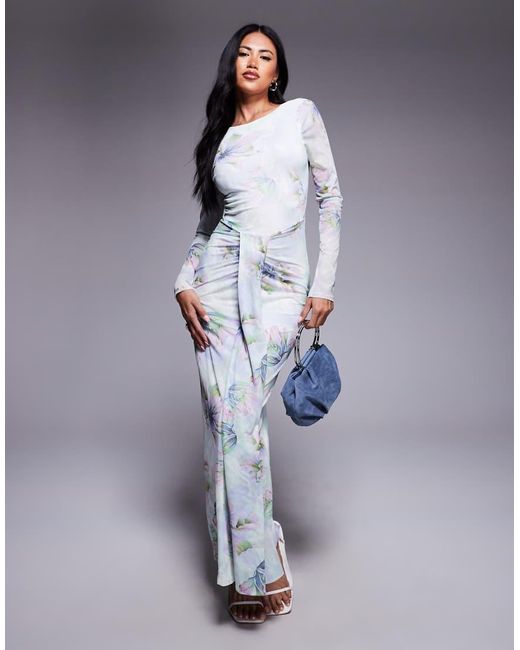 ASOS Maxi Jurk Van Mesh Met Lange Mouwen, Rechte Hals, Open Achterkant En Bloemenprint in het Blue