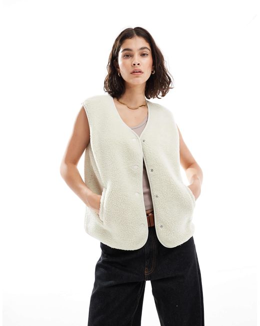 Vero Moda White – kastige weste aus teddyfell