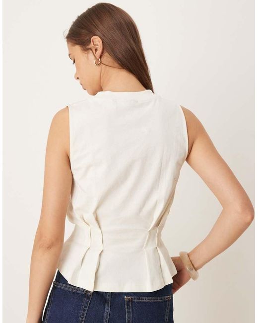 Top Corsetero Blanco Hueso Sin Mangas Con Detalle De Costuras De ASOS de color Blue