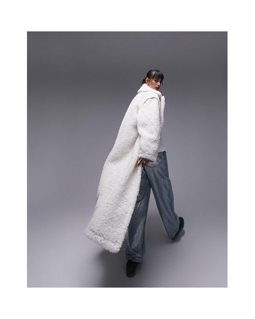 Manteau long duveteux imitation peau TOPSHOP en coloris Gray