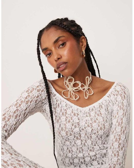 ASOS Choker Ketting Van Imitatiepareltjes Met Bloemen in het White