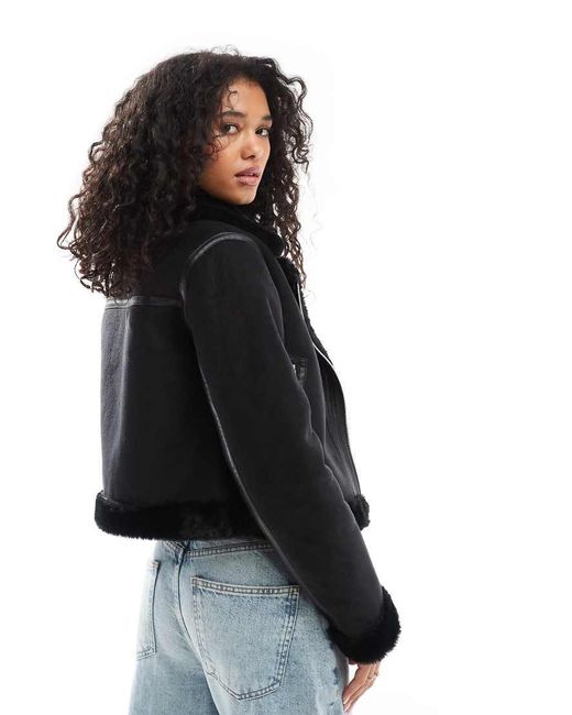 Giacca Aviatore Nera Con Finiture di Pull&Bear in Black
