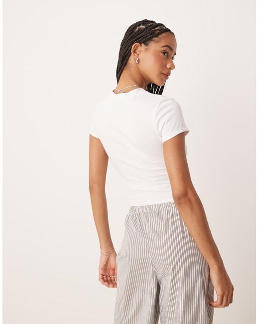 ASOS Baby-T-Shirt Met Grafische Tomatenprint in het White