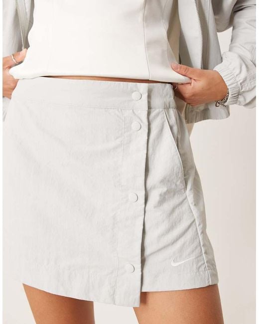 Nike Natural Trend Essential 3Inch Skort