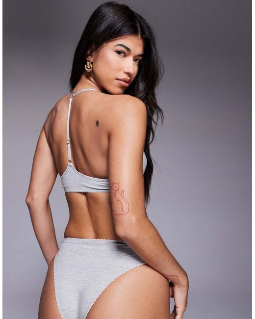 Sujetador Gris Jaspeado Triangular Con Cierre Delantero Mila De ASOS de color Gray