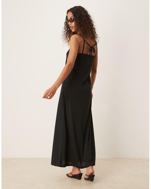 Jdy Maxi Jurk Met Gestrikte Achterkant in het Black