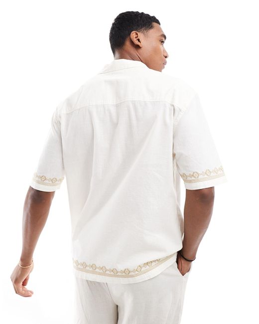 Pull&Bear White Embroidered Hem Revere Neck Shirt for men