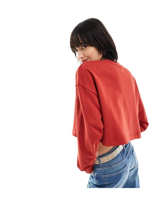Urban Revivo Red – kurzes sweatshirt
