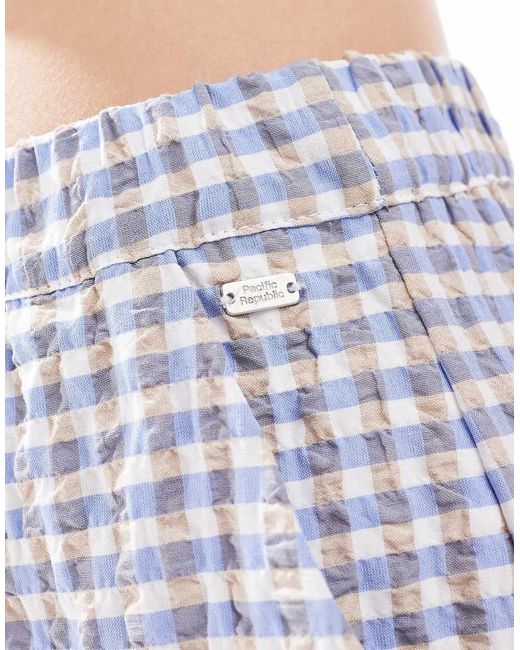 Pantaloncini A Quadretti Con Vita Elasticizzata di Pull&Bear in White
