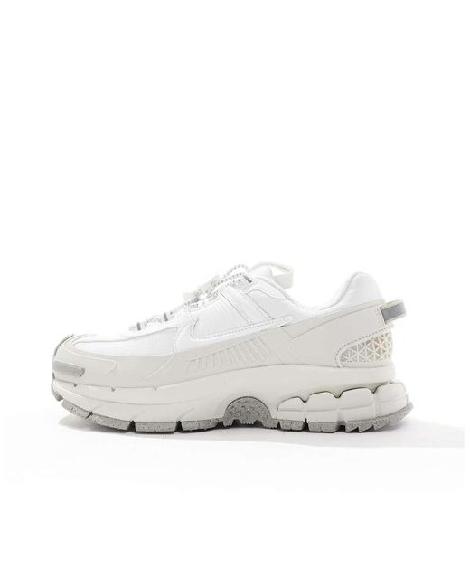Zapatillas De Deporte Blancas Y Grises Zoom Vomero 5 Roam De Nike de color White