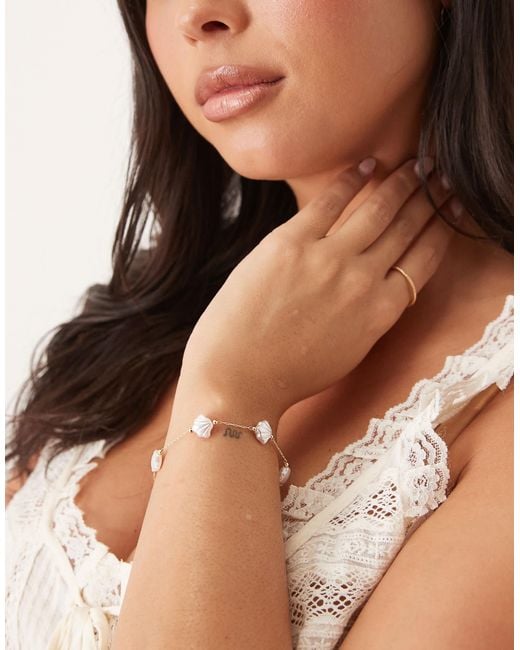 ASOS Brown Asos design curve – es armband mit zierperlen-muschel-anhängern
