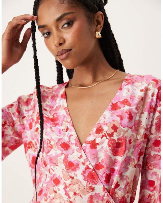 Vestito Corto A Portafoglio Con Stampa Floreale Astratta di Jdy in Pink