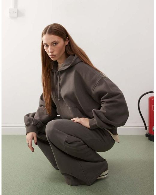 Weekday Irina in het Brown