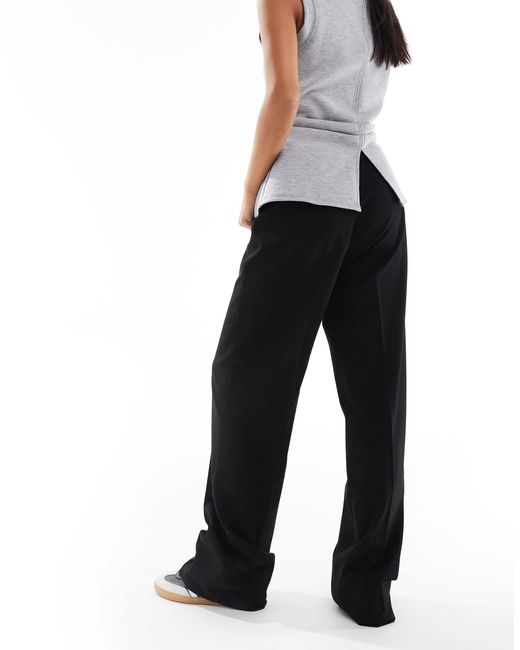 Petite - pantalon droit ajusté avec nervures à l'avant Pull&Bear en coloris Black