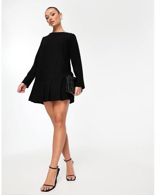 Vestido Corto De Manga Larga Con Cintura Caída Y Falda De Tablas De ASOS de color Black