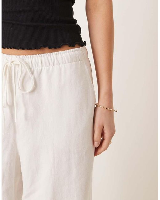Stradivarius Broek Met Elastische Taille En Linnenlook in het Natural