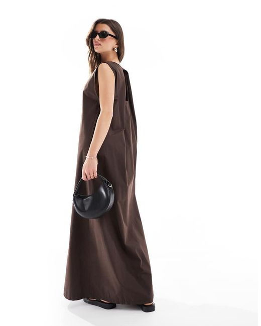 Vestido Largo Marrón De Corte Trapecio Con Pliegue En La Espalda De Popelina De ASOS de color Brown