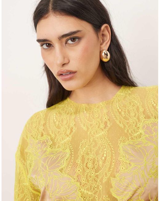 Vestido Midi Marrón Topo Y Verde Lima De Corte Recto De Satén Con Aplicaciones De Encaje Bordado De ARRANGE de color Natural
