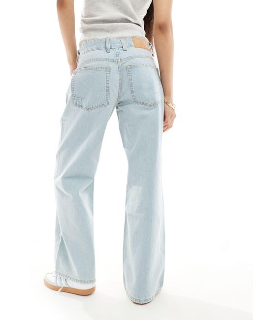 Asos design petite - jeans boyfriend ampi azzurri di ASOS in White