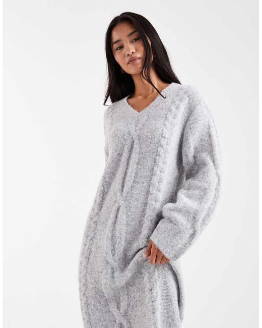 4th & Reckless White Wool Feel Cable Knit V-neck Maxi Sweater Dress