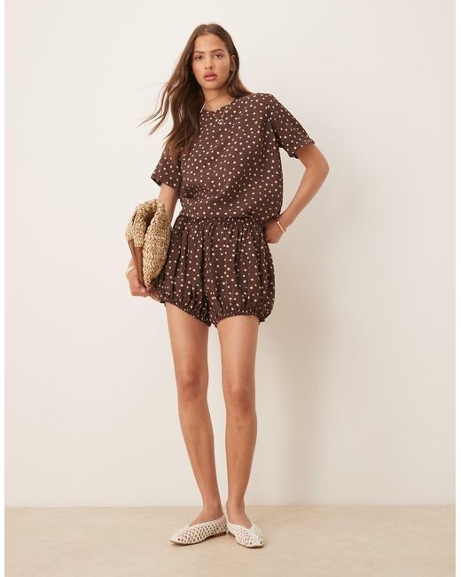 Pantalones Cortos Marrones Estilo Bombachos Con Estampado De Lunares De (Parte De Un Conjunto)-Marrón ASOS de color Brown