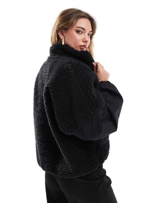 nike cropped borg fleece black