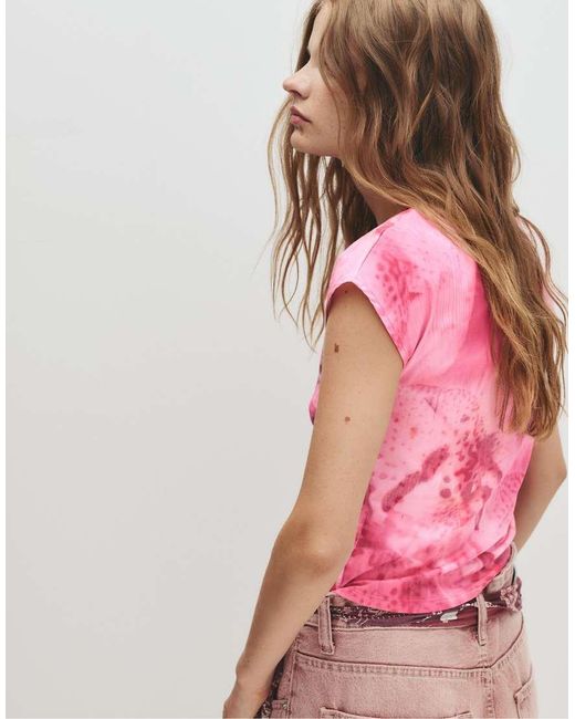 T-Shirt Con Stampa A Fiori di Pull&Bear in Pink