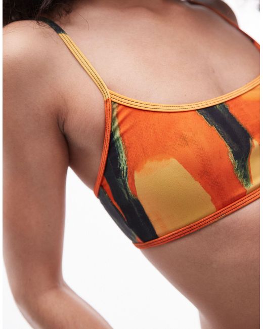Top bikini con stampa papaya e scollo rotondo di TOPSHOP in Brown