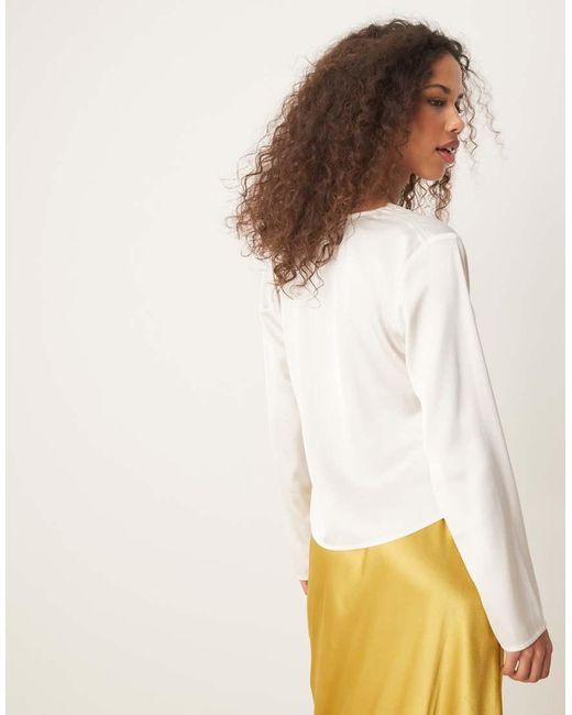 Abercrombie & Fitch Top Met Lange Mouwen, Kant En Gestrikte Voorkant in het Natural
