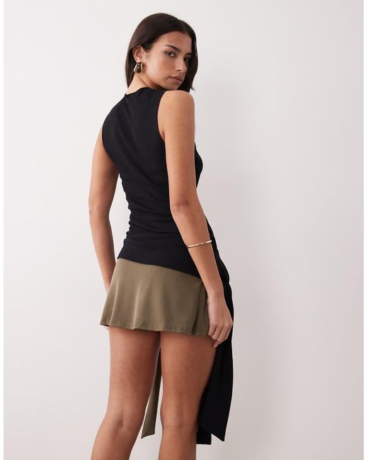 Capsule 100 di Mango in Black