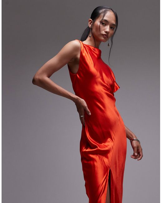 Robe mi-longue en satin torsadée à l'épaule avec dos nu TOPSHOP en coloris Red