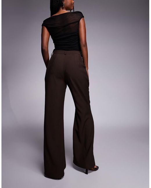 Princess Polly Brown – ambient – elegante hose