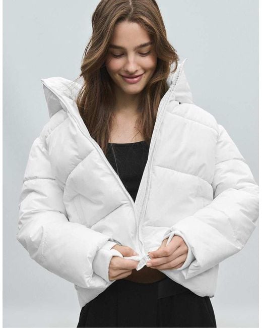Stradivarius White Basic Hooded Puffer Jacket