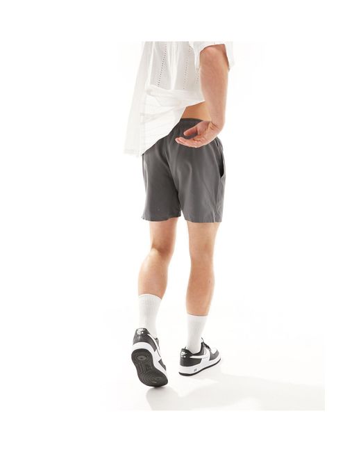 Essential - pantaloncini da bagno stile volley da 5" ferro di Nike in Gray da Uomo