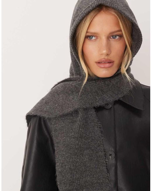 Sciarpa A Cappuccio di ASOS in Black