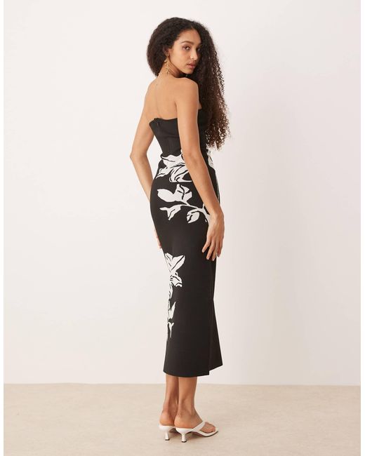 Milena - robe longueur mollet en maille avec encolure bandeau et motif fleurs - /crème Pretty Lavish en coloris Natural