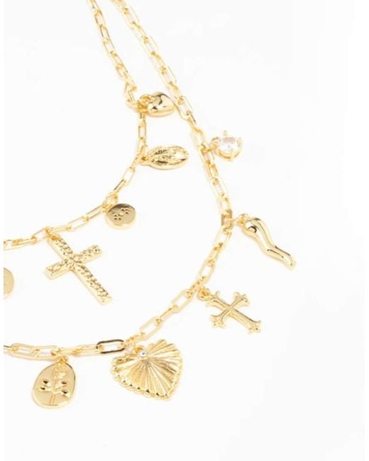 Collar Con Charms De Corazón, Cruces Y Perlas De Agua Dulce Chapado En Oro De Lovisa de color Metallic