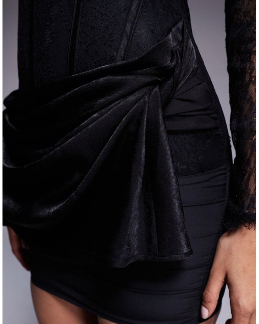 Robe courte à col montant et manches longues en dentelle avec jupe à superposition drapée ASOS en coloris Black