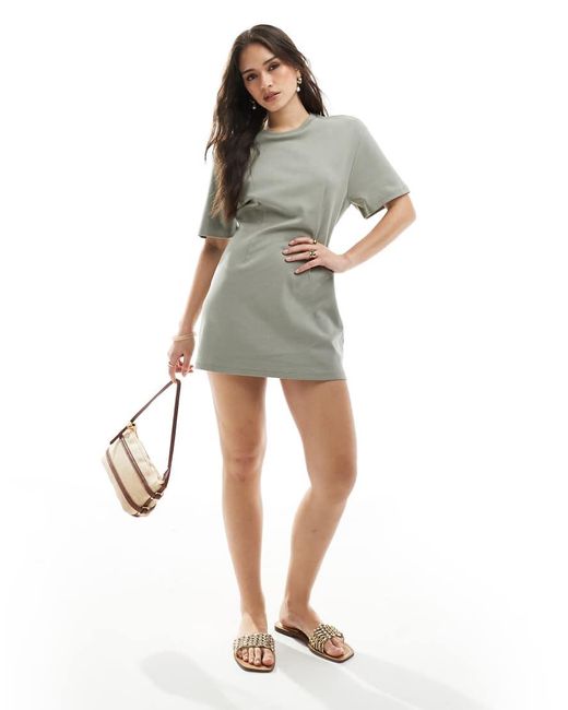 Vestido Estilo Camiseta Con Cintura Entallada De -Verde Monki de color Green