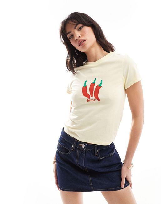 T-shirt effet rétréci avec appliqués piments et inscription « spicy » ASOS en coloris White