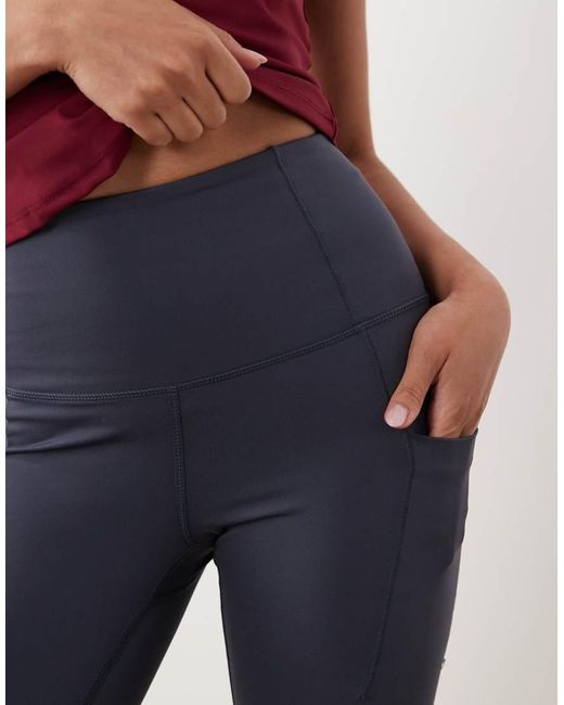 Petite 4505 de color Red