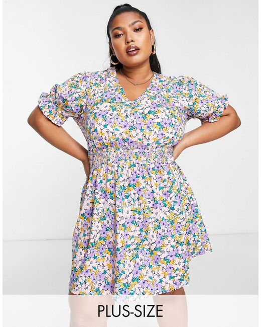 Robe à basque froncée à la taille - imprimé fleuri Yours en coloris Blue