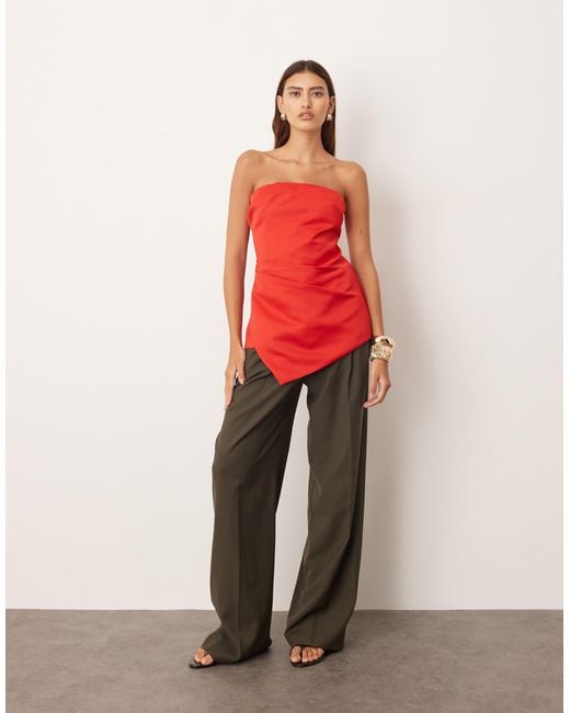Top bandeau structuré en satin ARRANGE en coloris Red